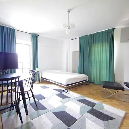 Urban Old Town Apartment *