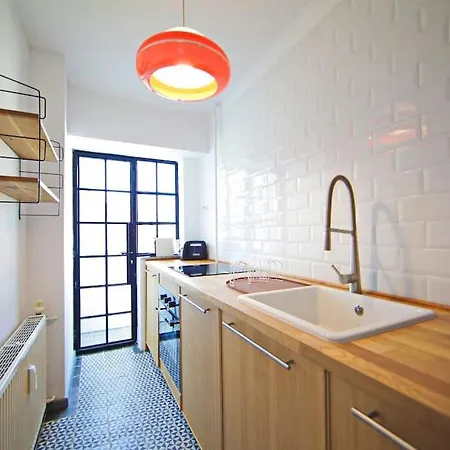 Urban Old Town Apartment *