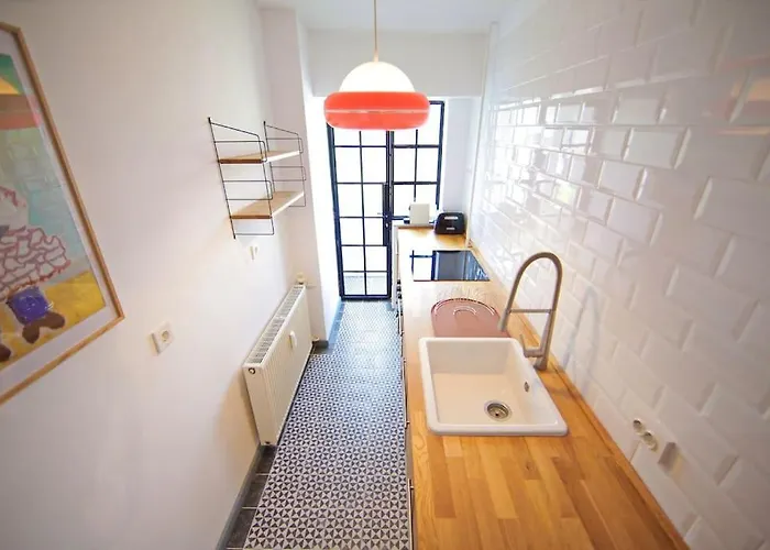 Urban Old Town Апартаменти *