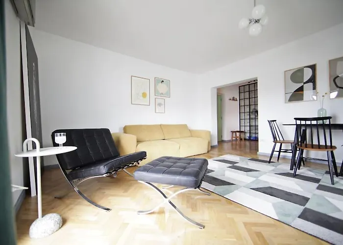 Urban Old Town 布加勒斯特